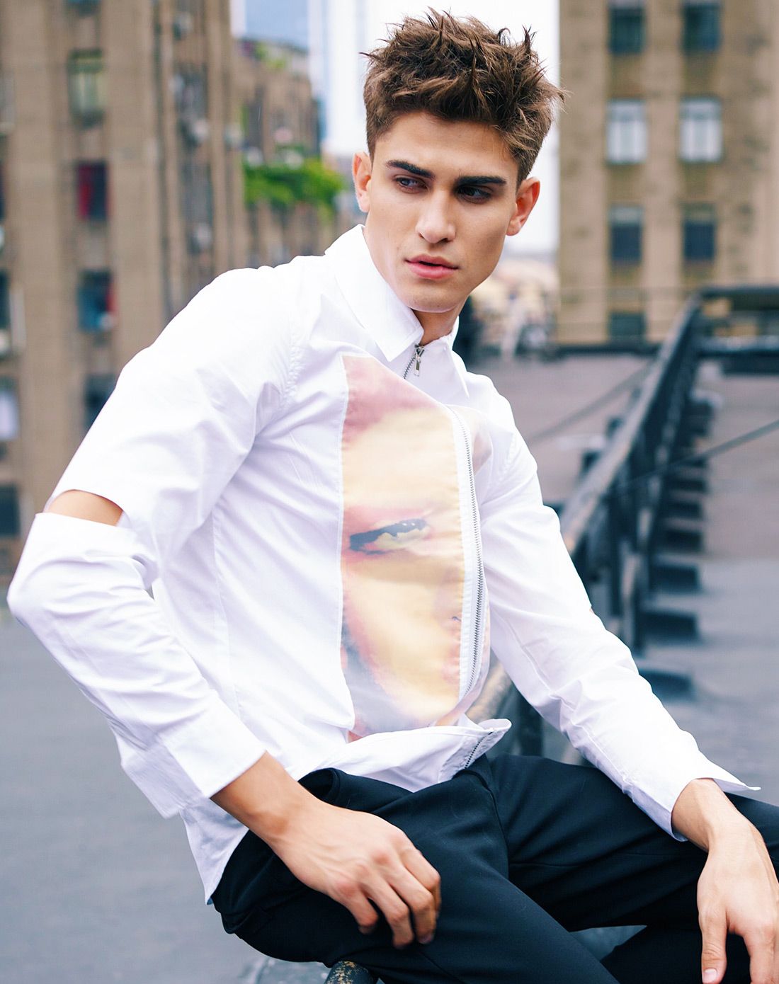 白色 欧美人像印花长袖衬衫