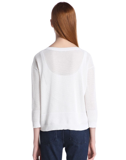 白色简约舒适针织衫