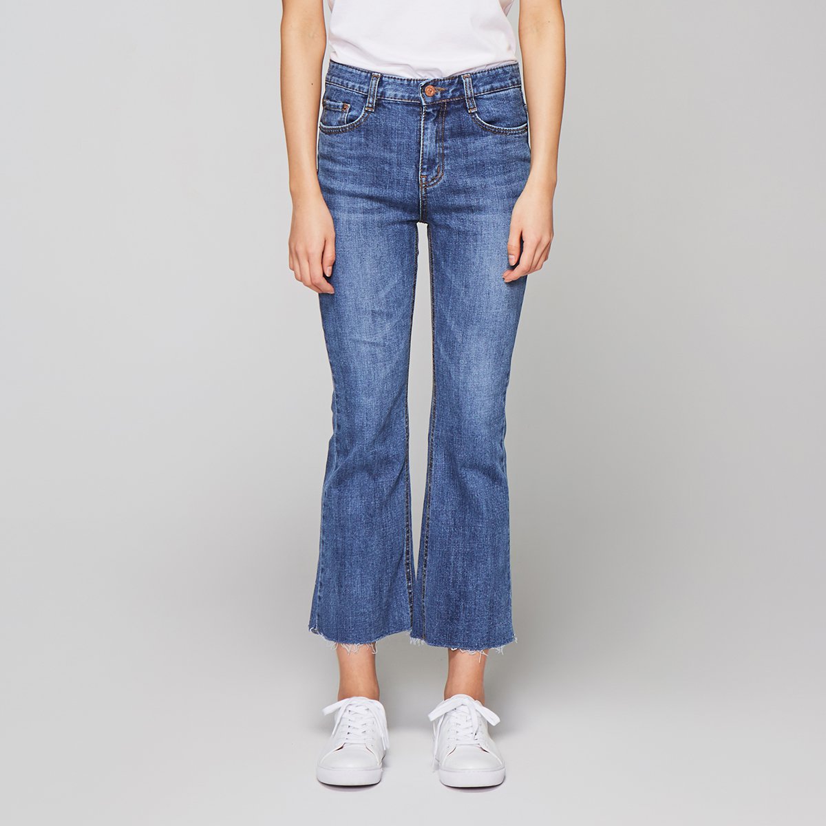 韩版修身显瘦爱心刺绣全昭旻/徐恩秀/朴初珑同款喇叭牛仔裤