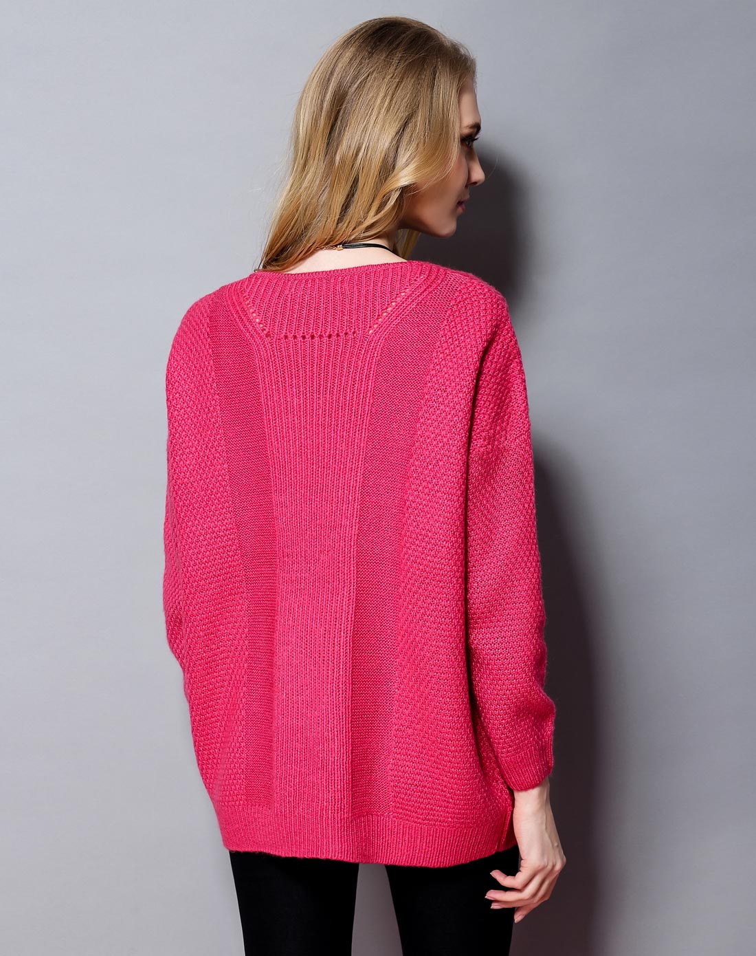 圆领时尚简约偏大款毛衣桃红色