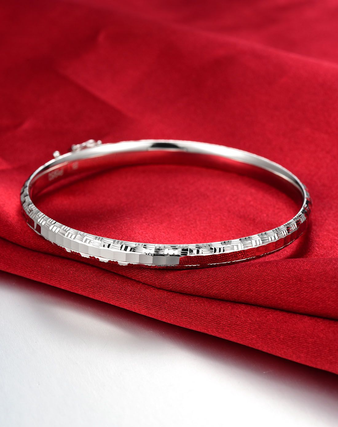 宝亨达 铂金pt950简约时尚爱的足迹圆形手镯