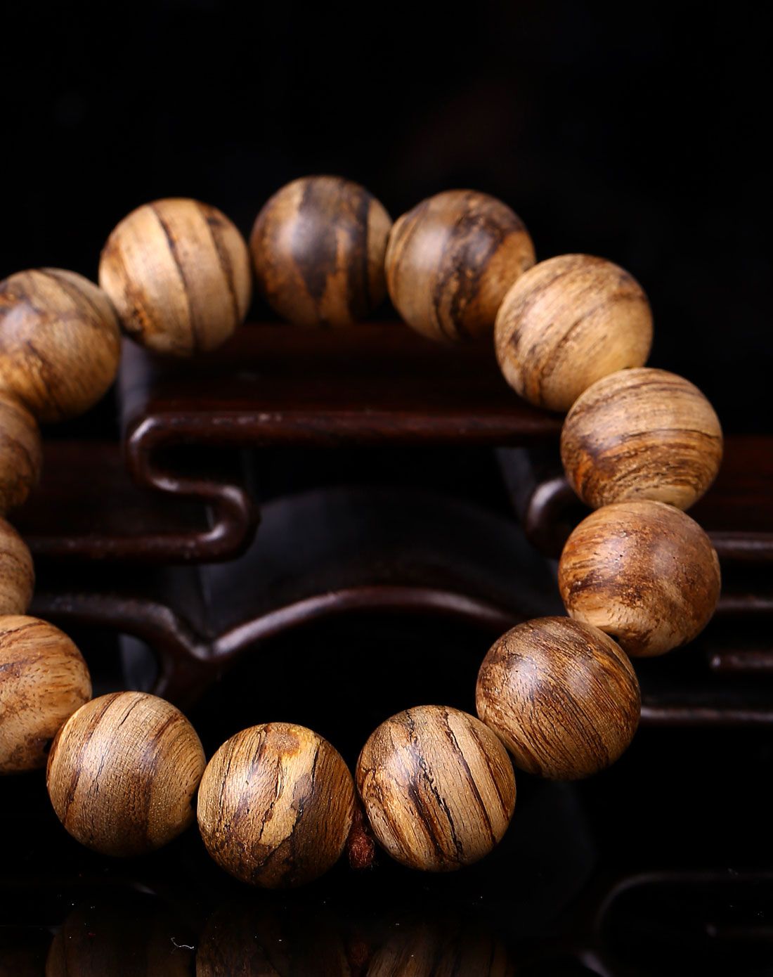 > 加里曼丹野生极品虎皮纹收藏级沉香手串16mm