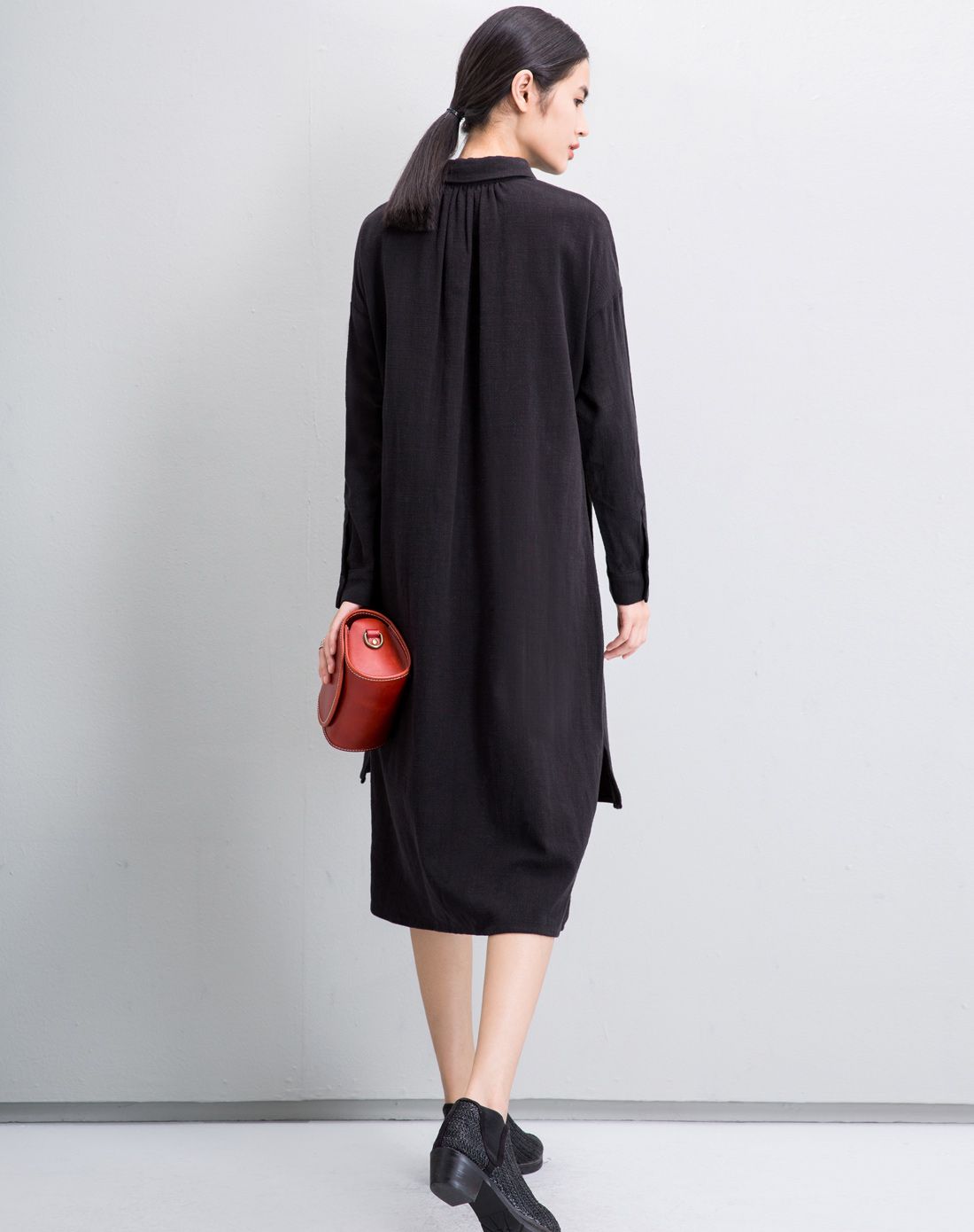暮黑半开襟落肩袖前短后长连衣裙