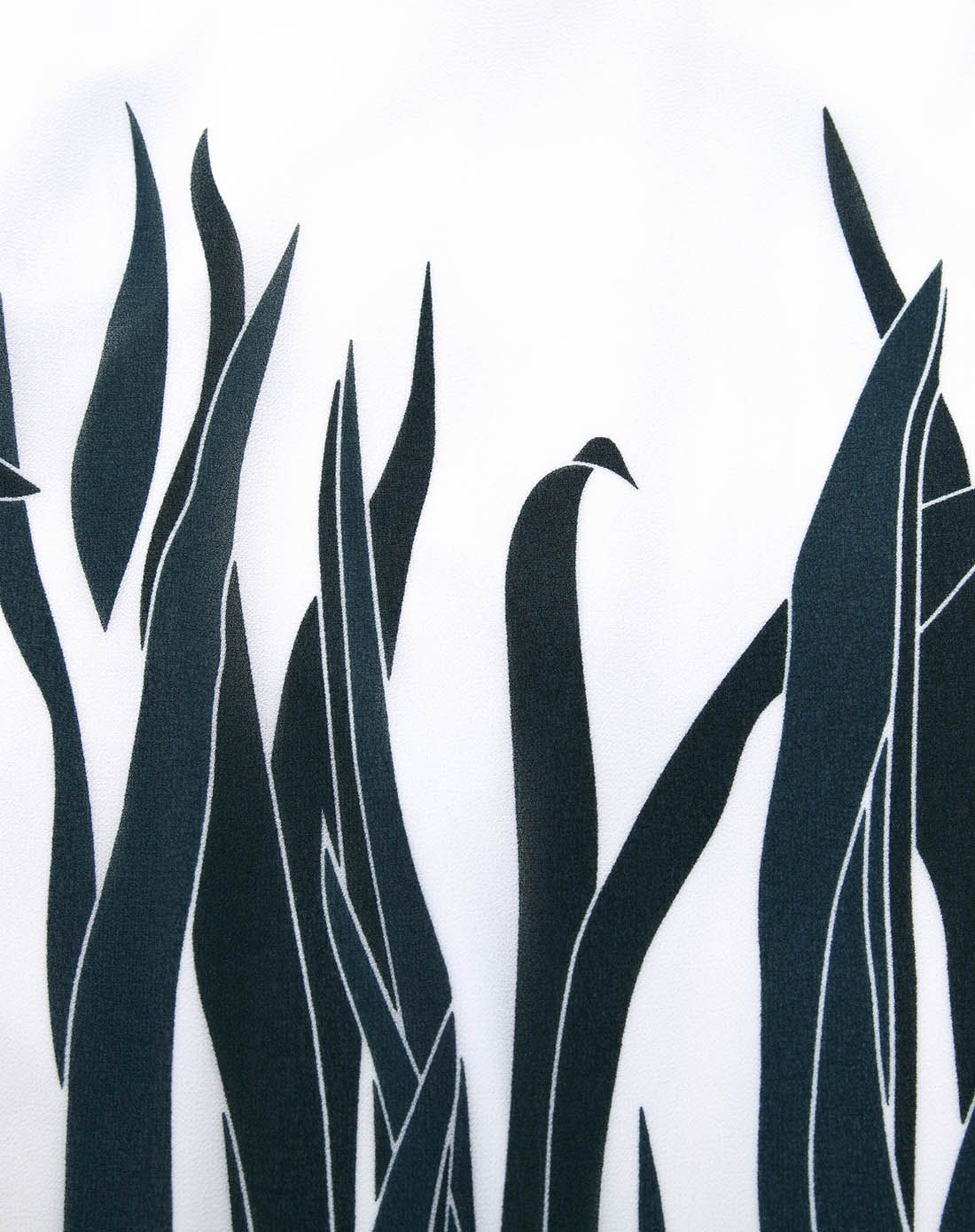 绿白圆领雪纺飘逸图案包臀修身连衣裙