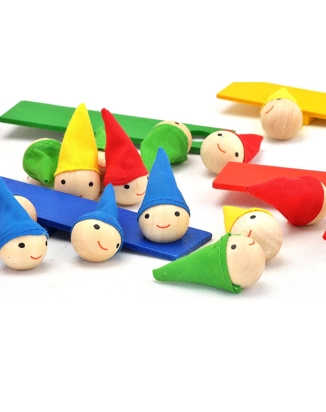 早教益智玩具放暑价德国goki早教益智椴木亲子跳跳板桌面游戏小人款hs