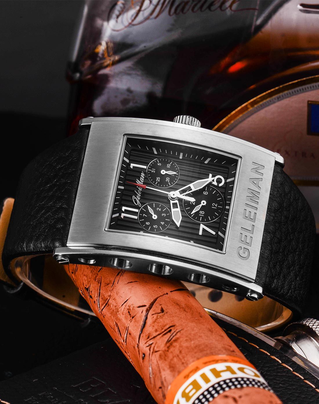 三眼六针方形男表