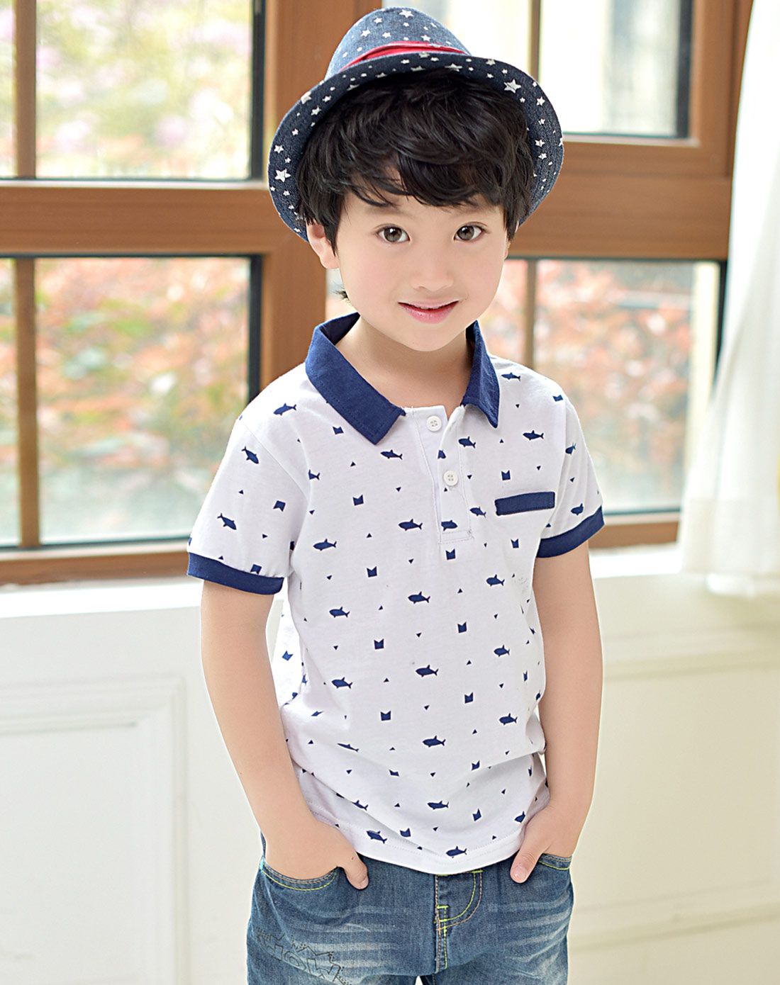 男童贪吃鱼短袖t恤