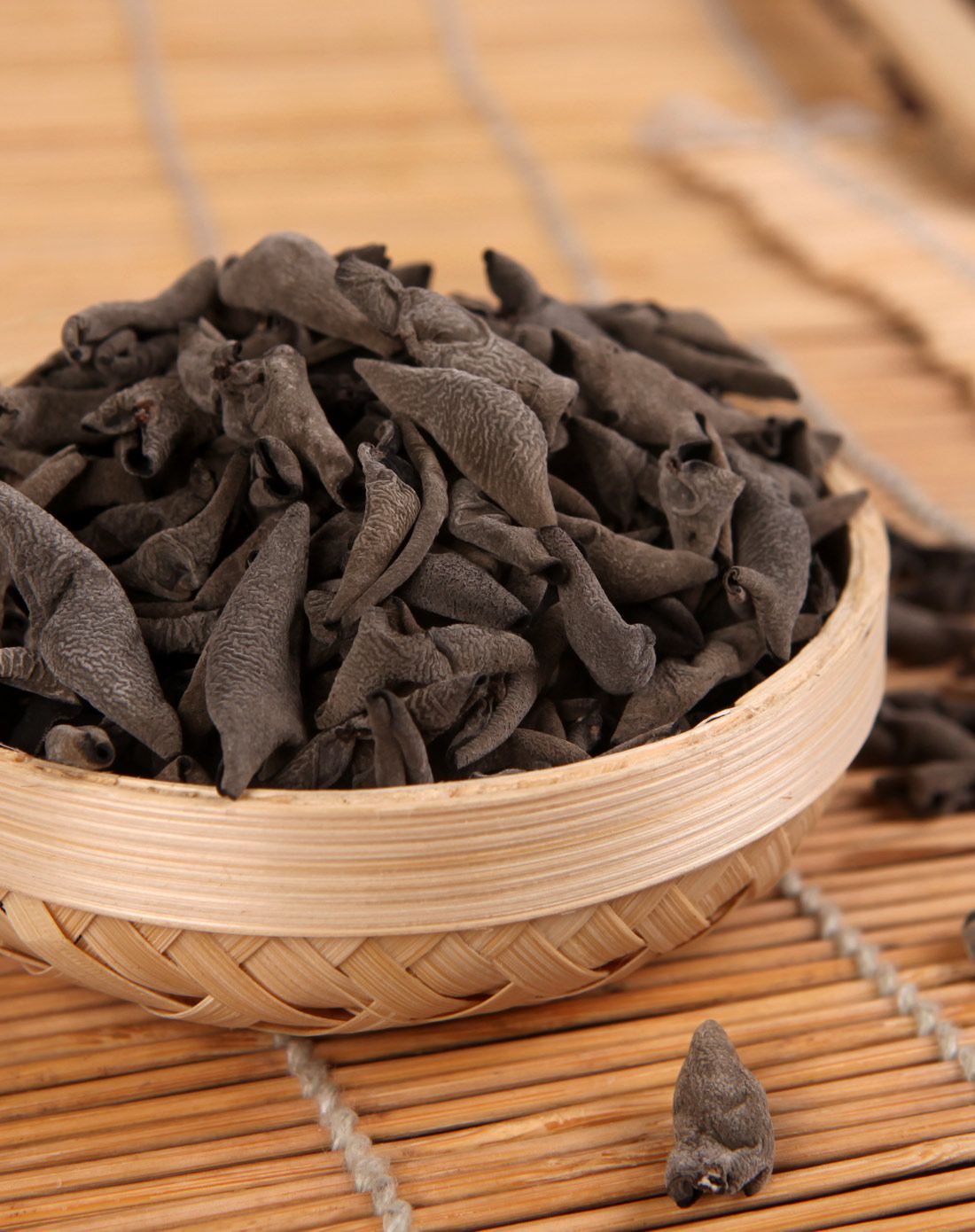 东北秋木耳野生黑山木耳罐装140g