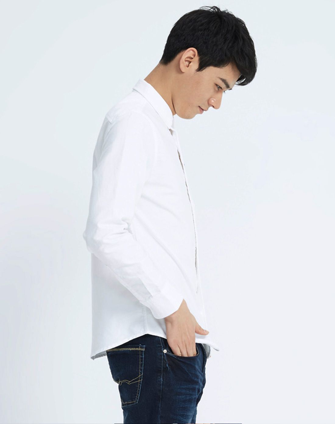 白色基本款清新长袖衬衫