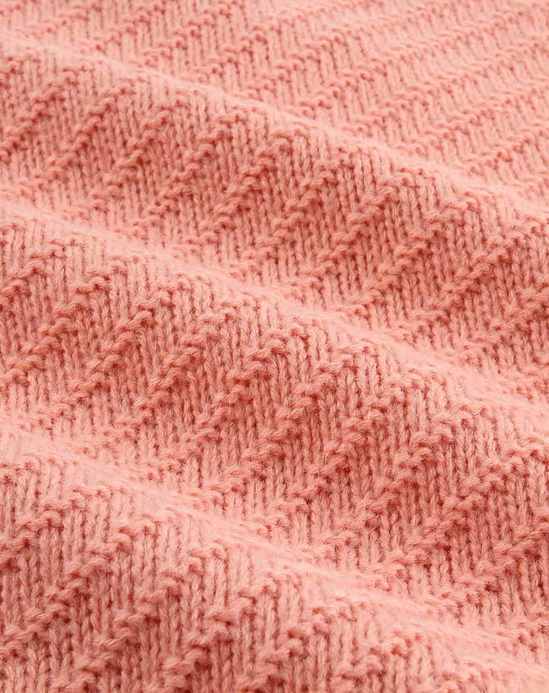 虾粉红色厚实人字织花牛角袖长款圆领针织衫