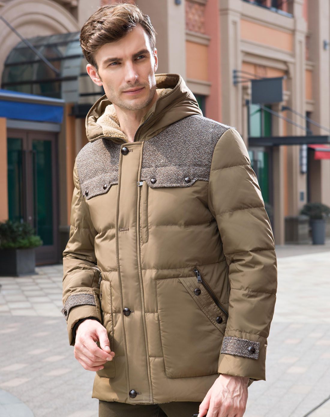 男款棕色中长款时尚连帽羽绒服