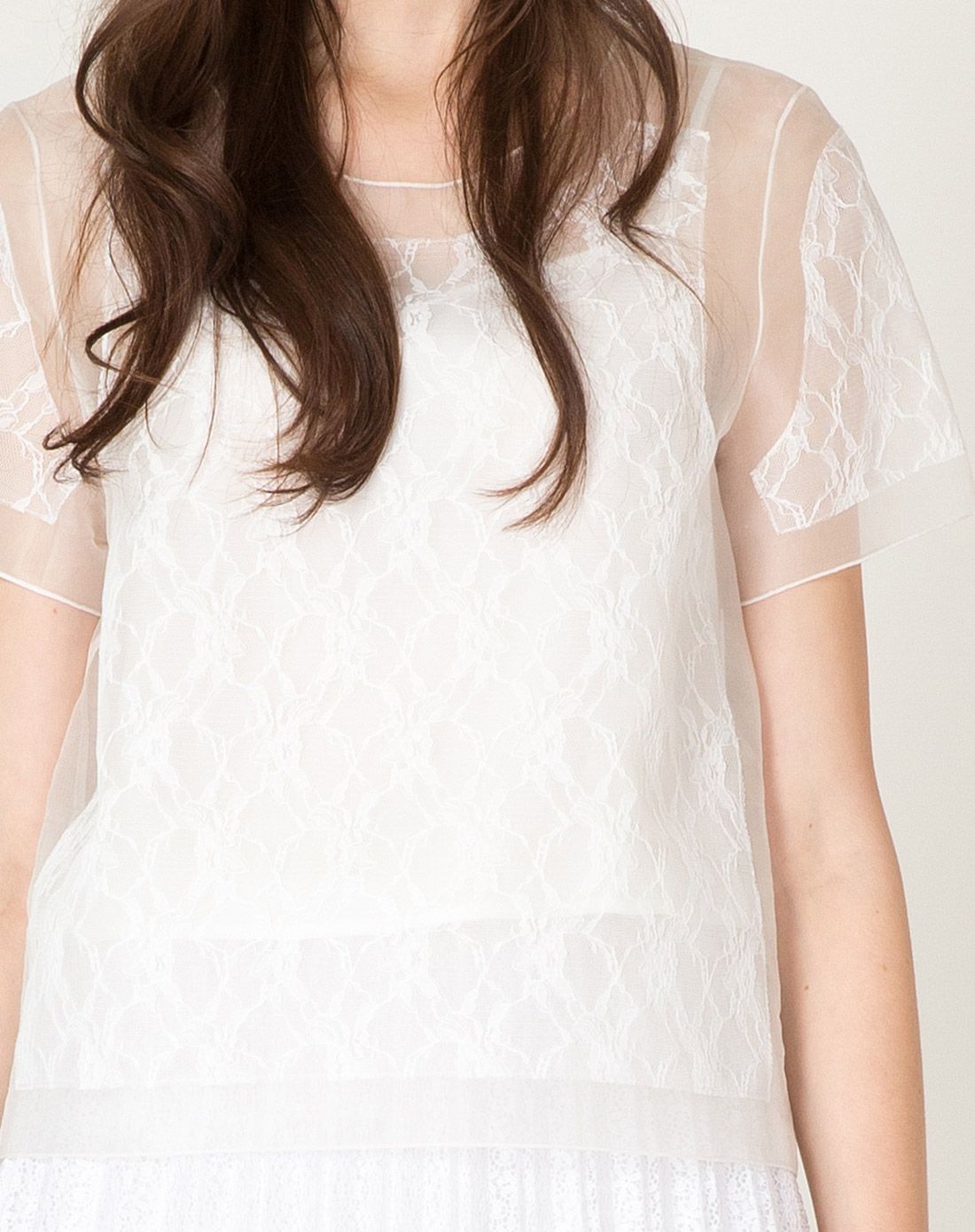 女纯白蕾丝小上衣