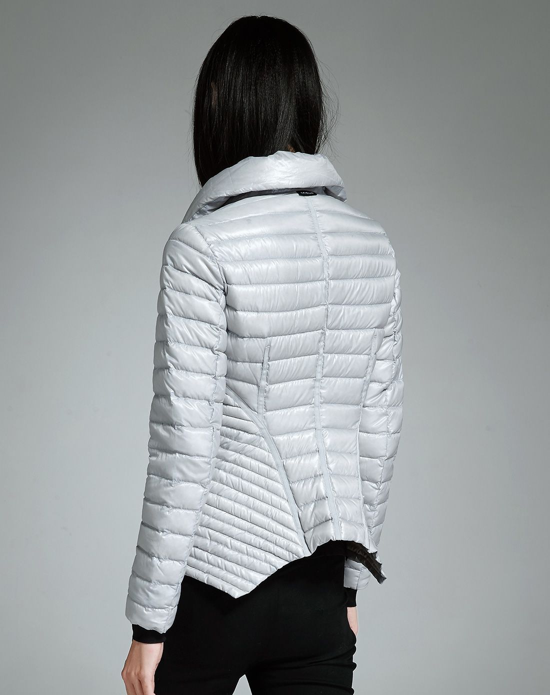 女款浅银灰收腰显瘦轻薄羽绒服