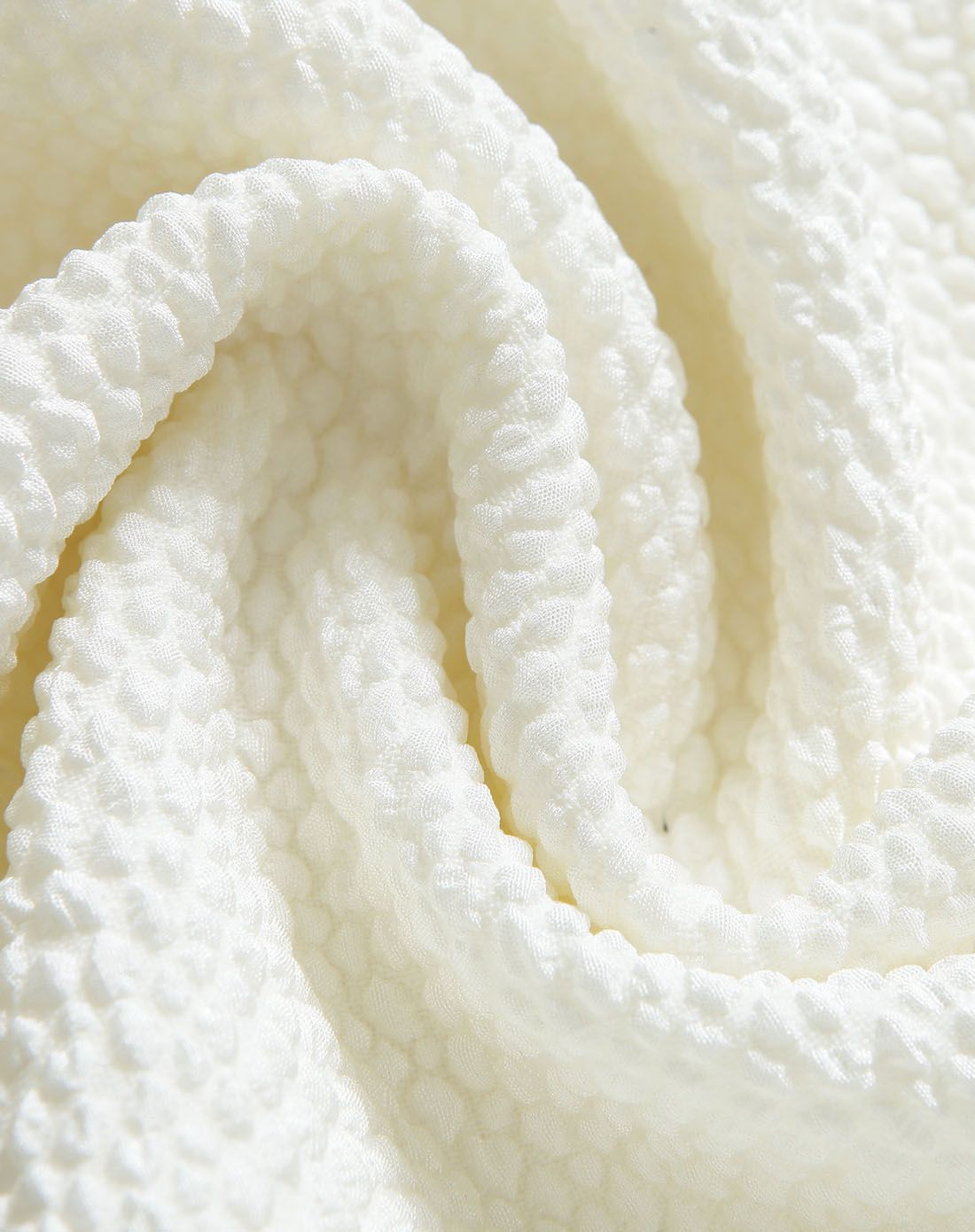 白色圆领泡泡纱短袖连衣裙