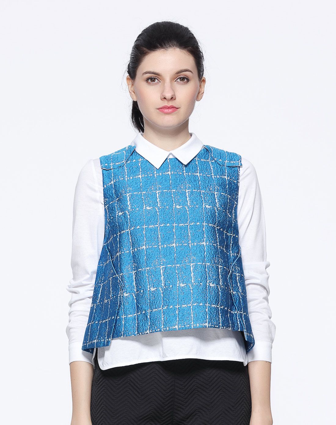 女湖蓝上衣