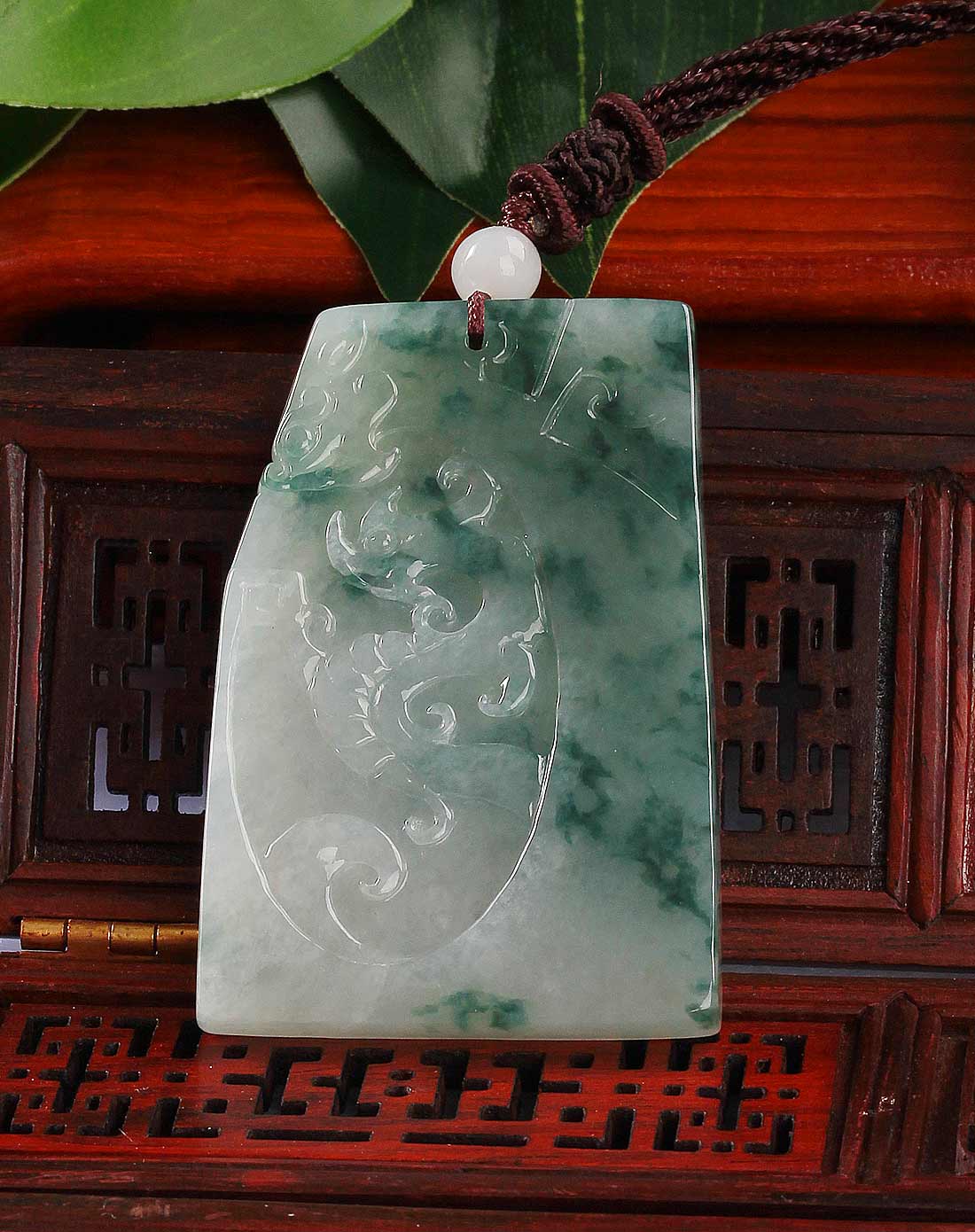 天然翡翠a货冰种飘蓝花无事牌