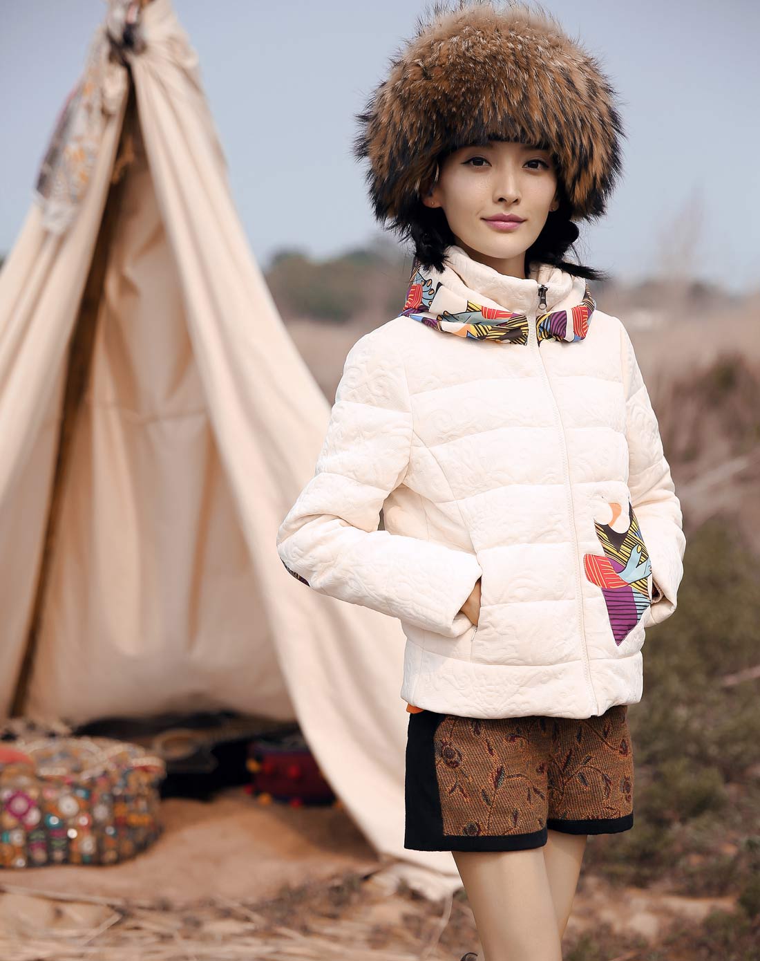 裂帛 米白花料拼贴双层领直筒短款羽绒服