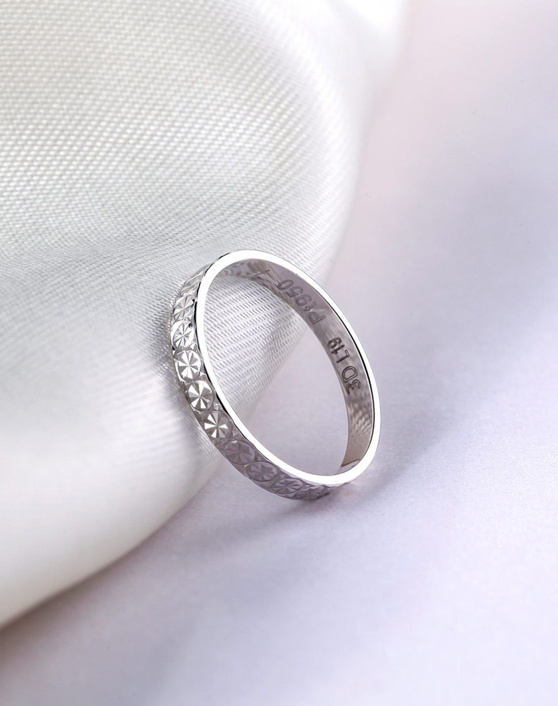 pt950满天星铂金尾戒(计价)约1.5g