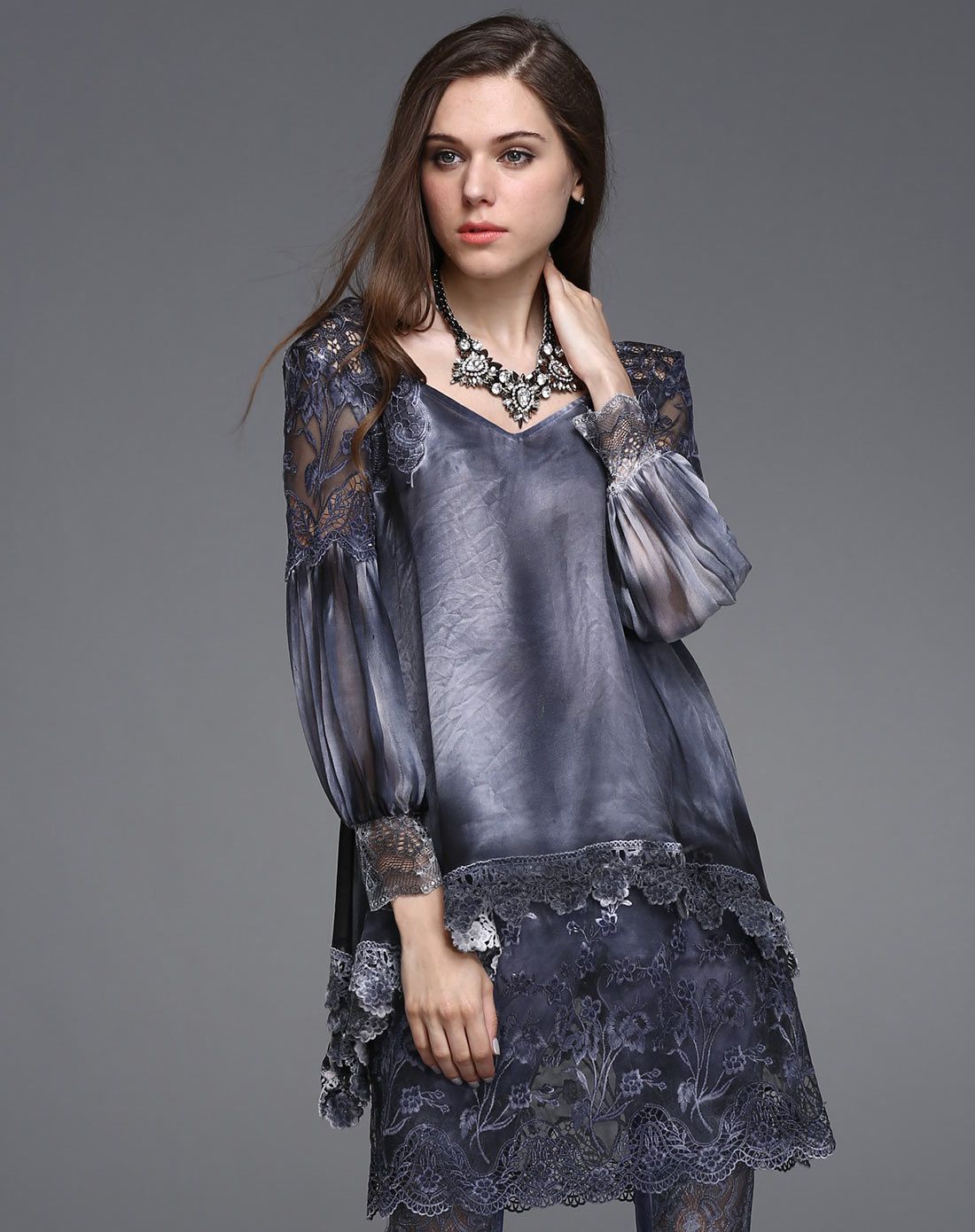 蓝色洗水喷染灯笼袖v领大码真丝大衫