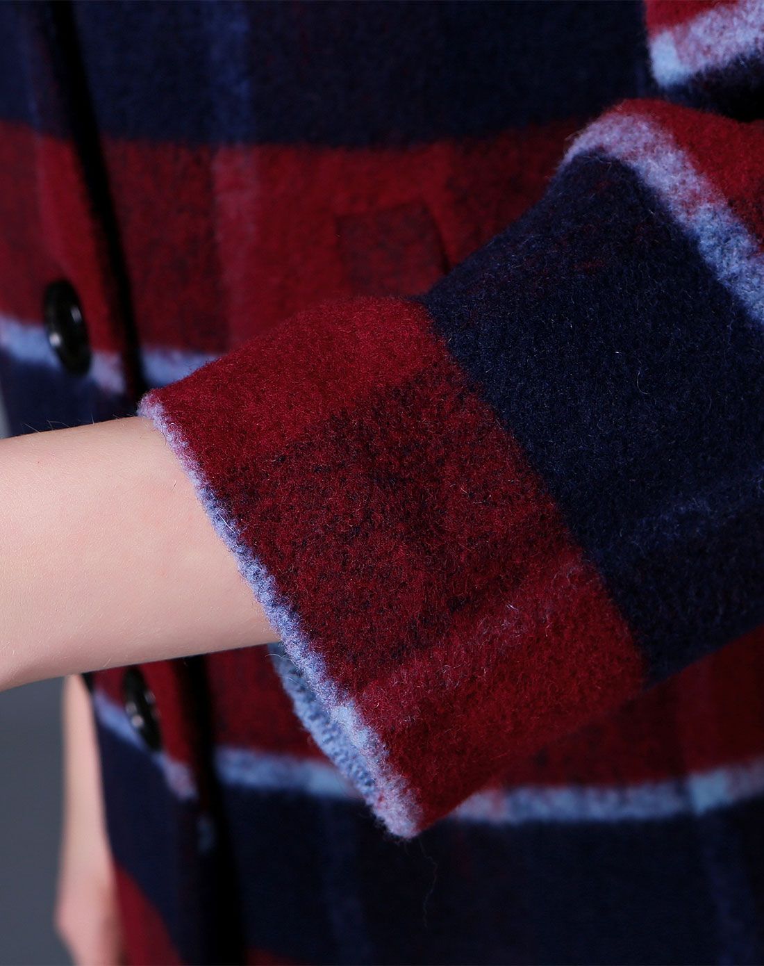 女款青红色大格子外套