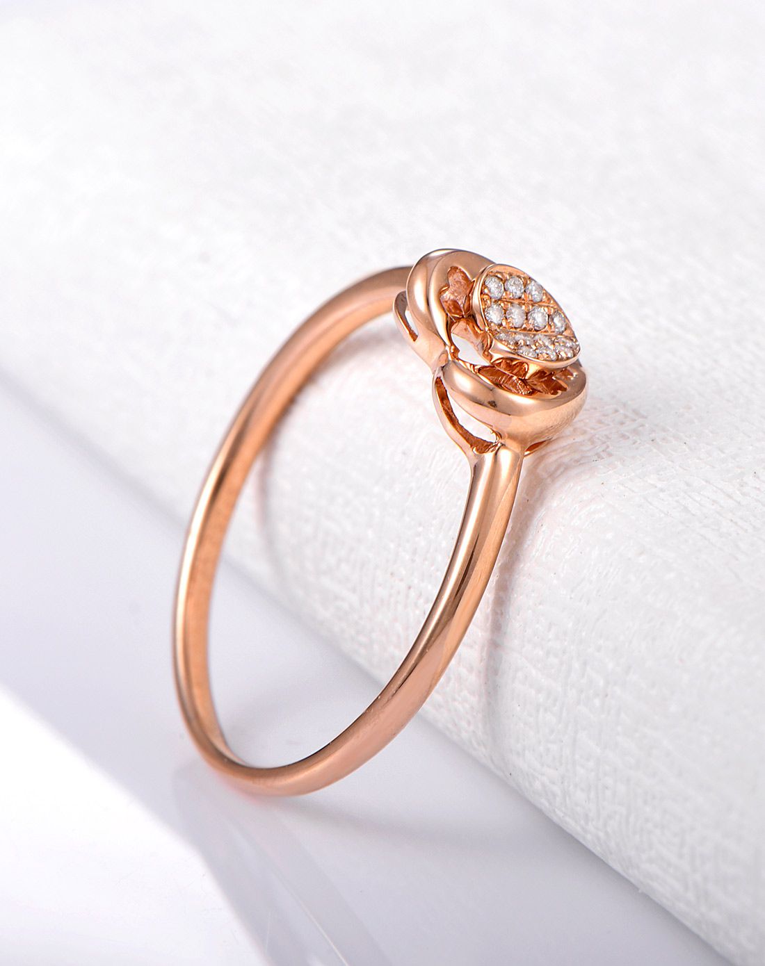 赛菲尔 18k金玫瑰金个性心形钻石女戒