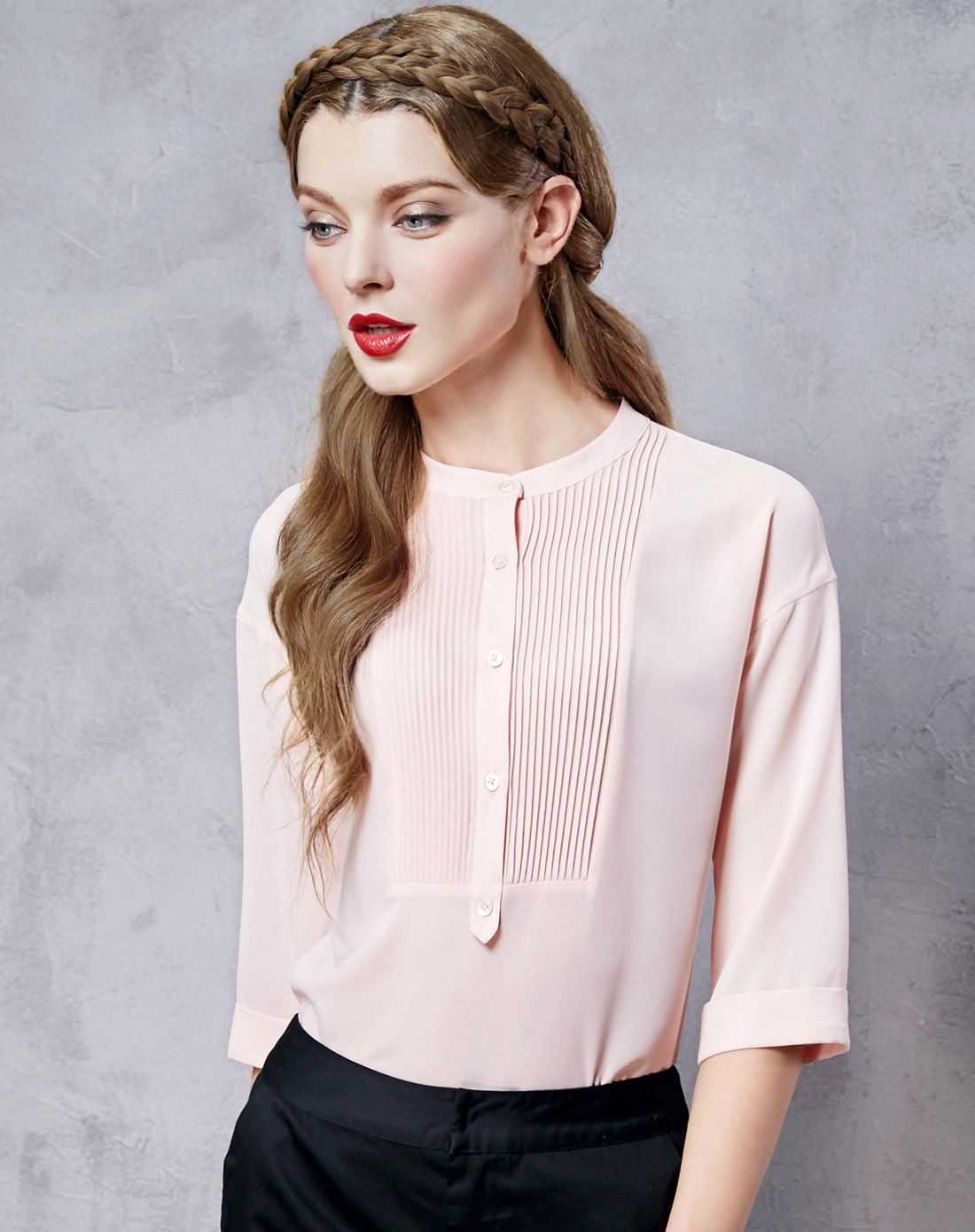 百搭塔克褶蕾丝雪纺衫