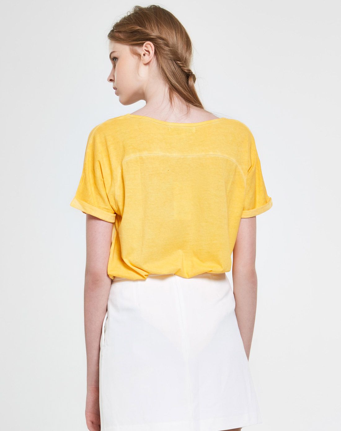 杏黄色时尚拼接针织连肩袖t恤