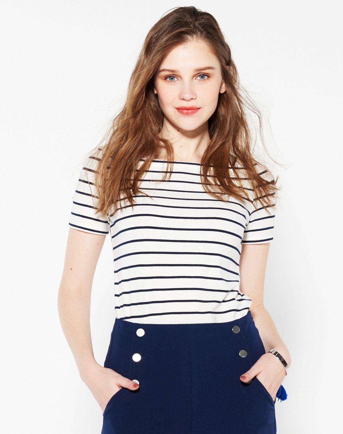 时尚蓝白条纹t恤