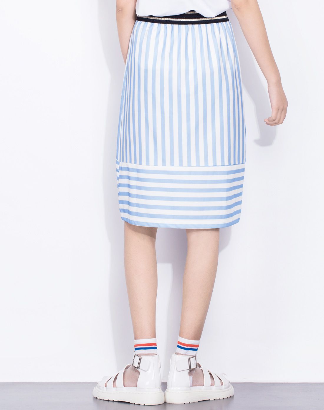 蓝白条纹运动半裙