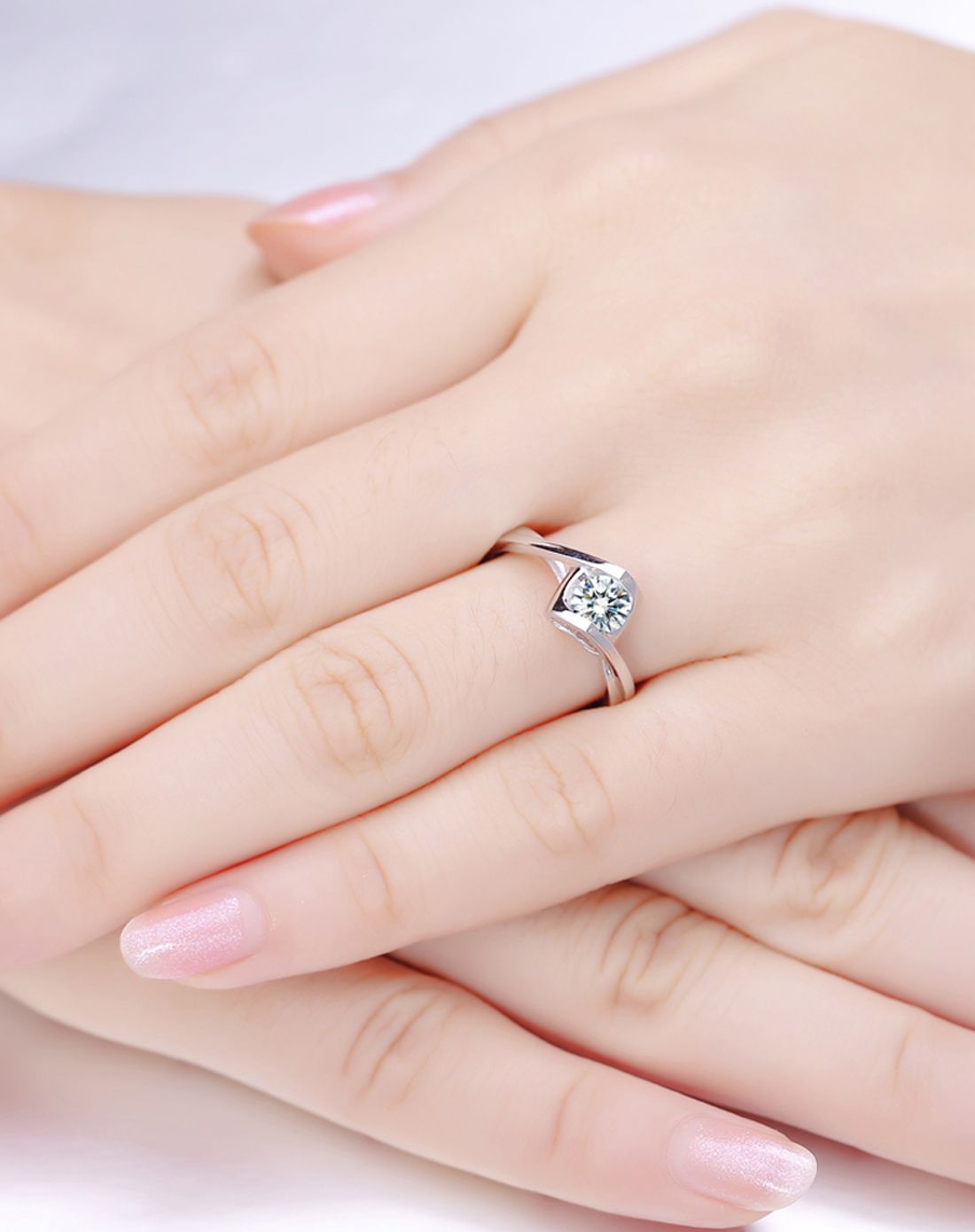 20分h色18k白金钻石女戒-天使之吻