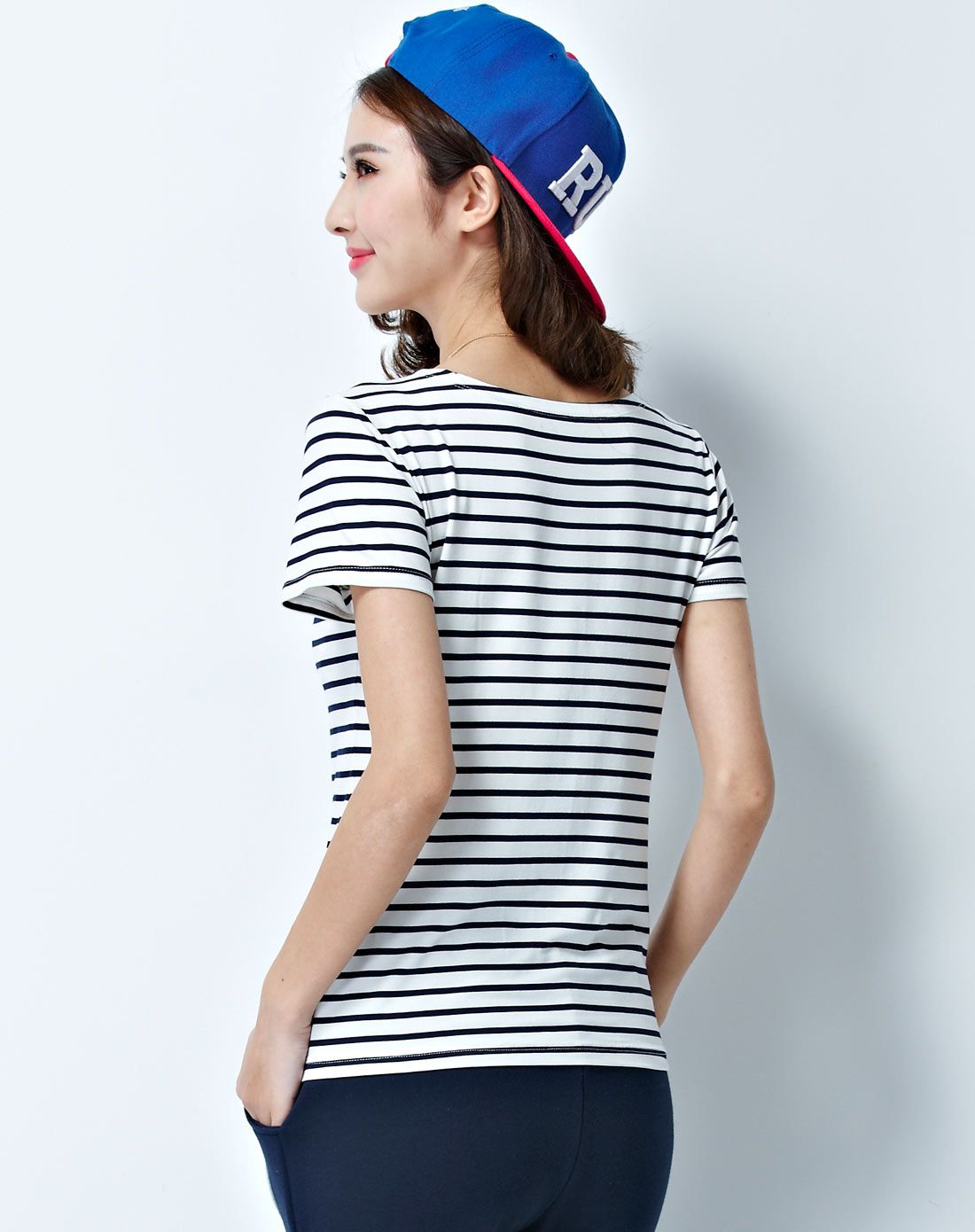 运动健美 女款蓝白条短袖上衣