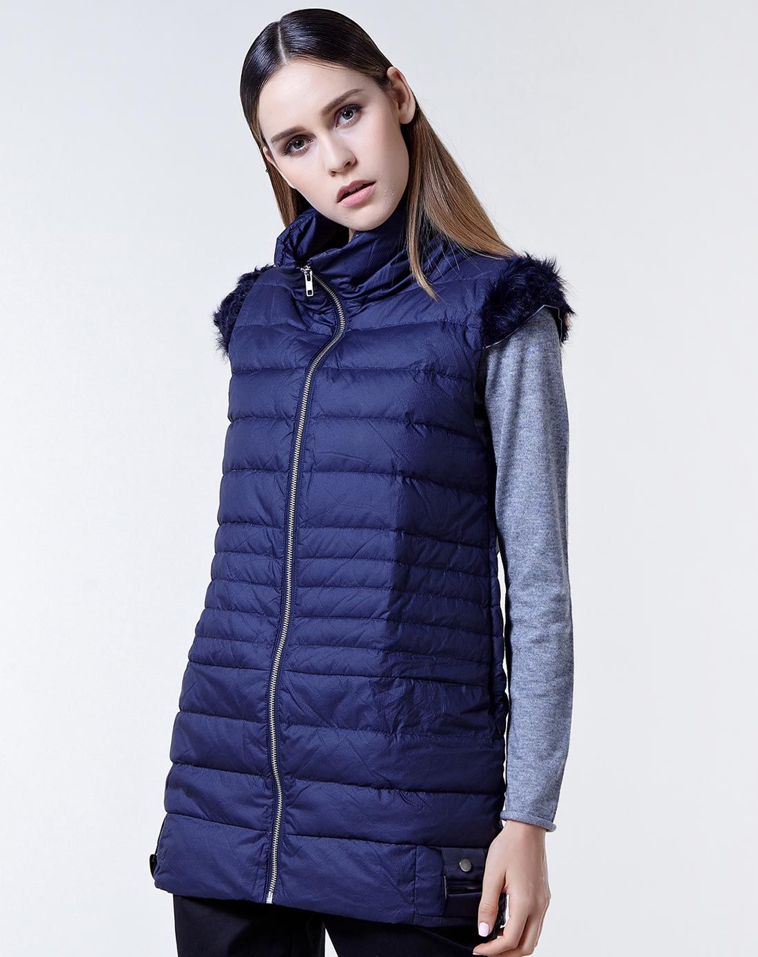 藏蓝色优雅个性羽绒马甲