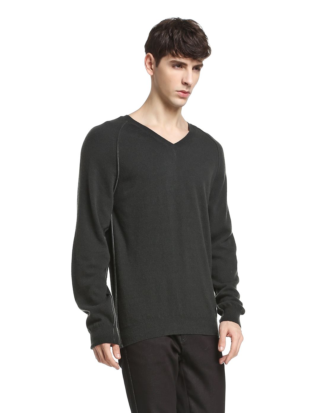 深灰绿色宽松舒适长袖针织衫