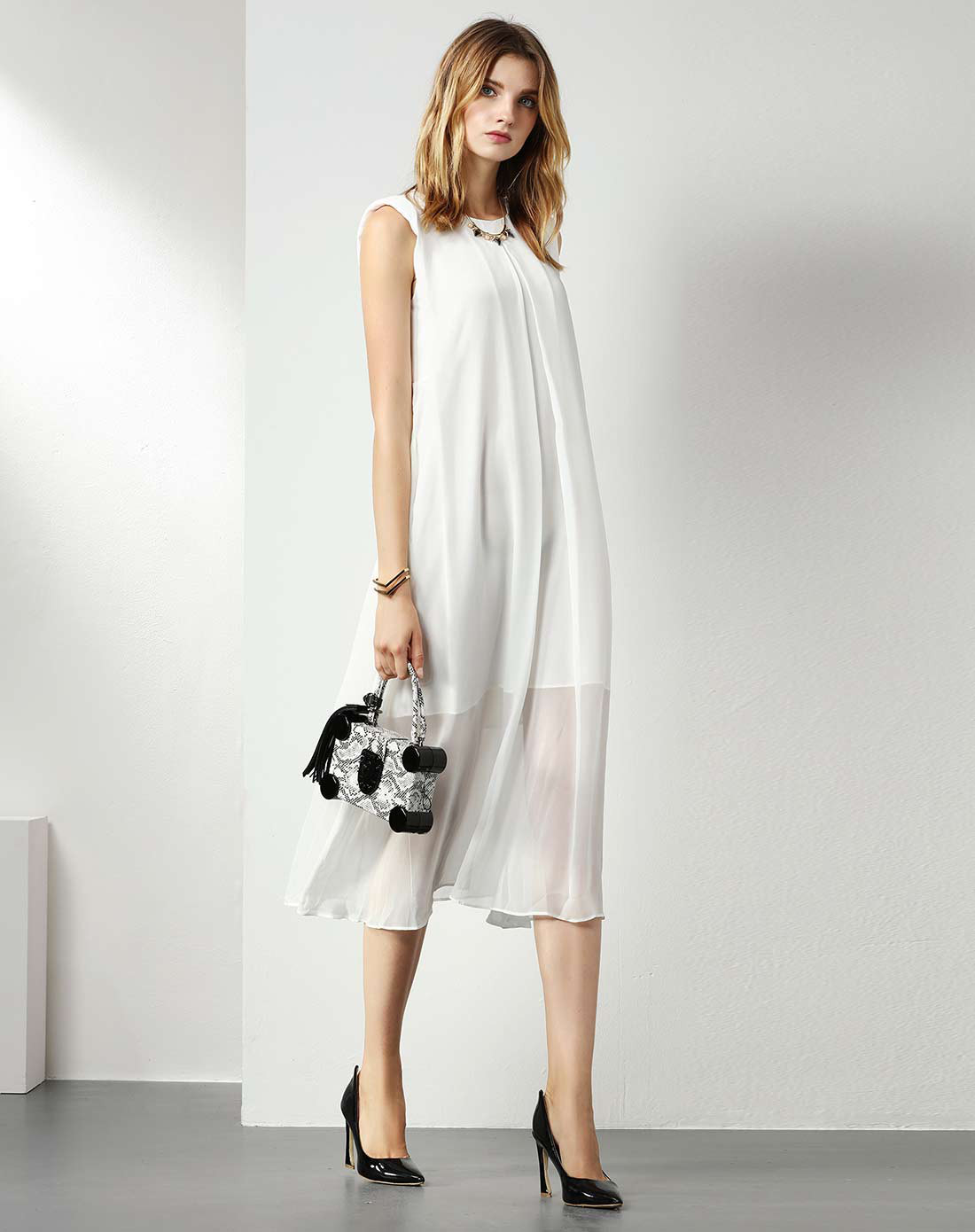 淑女优雅圆领纯色雪纺连衣裙