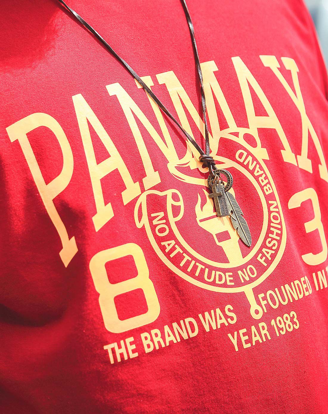 酒红色英文短句短袖t恤