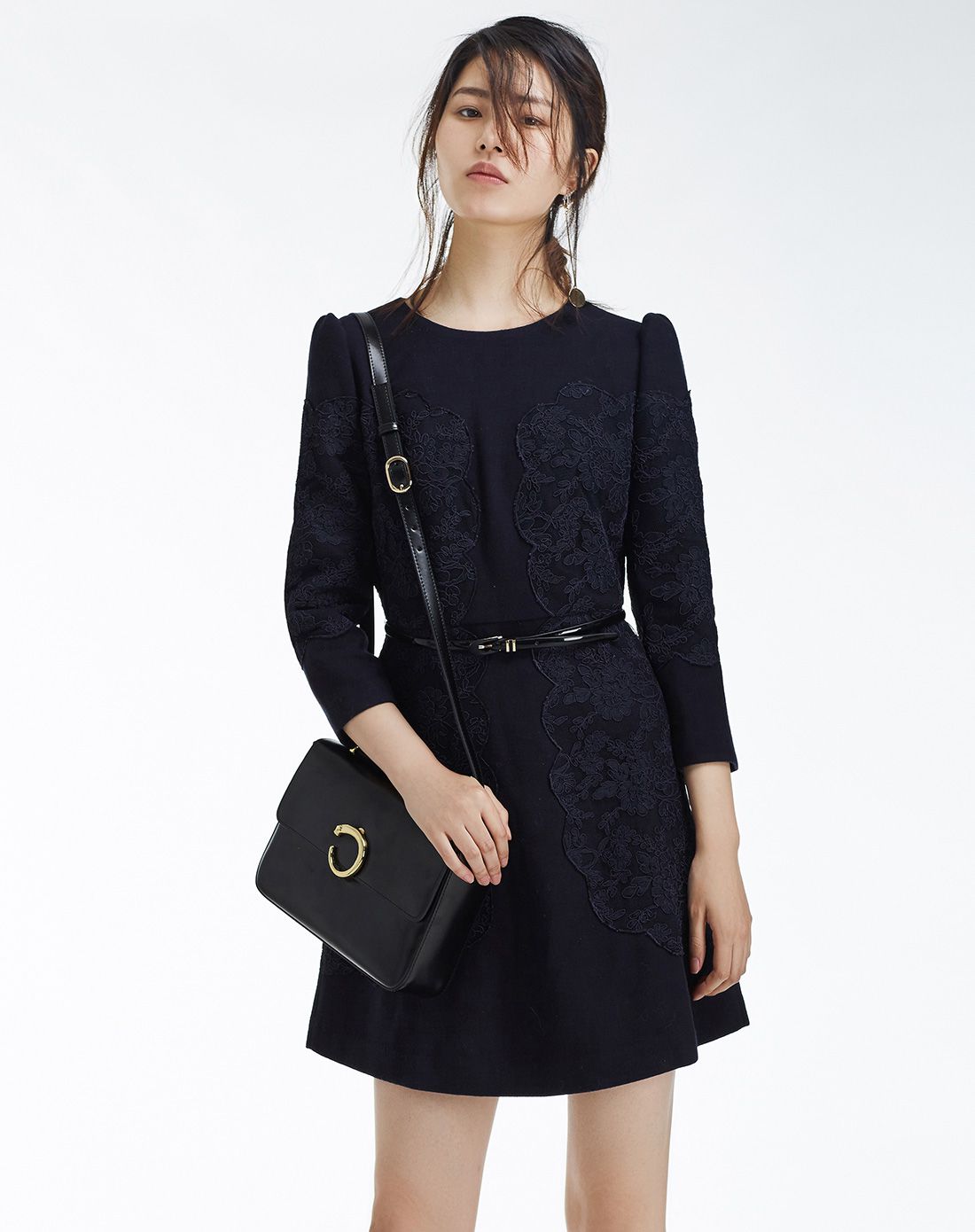 3:00pm espresso女装专场 韩版圆领系带拼蕾丝长款连衣裙(配腰带)