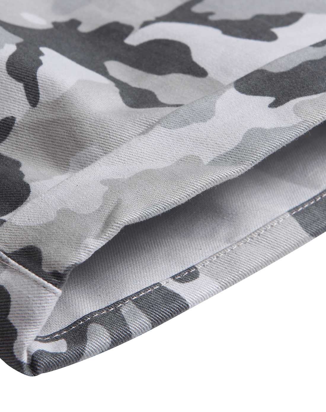 个性印花 男款白迷彩色休闲中裤 舒适