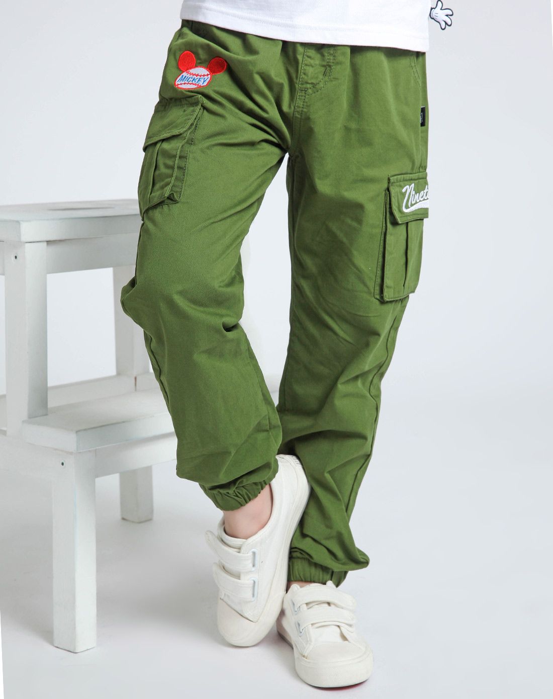 男童深绿色长裤