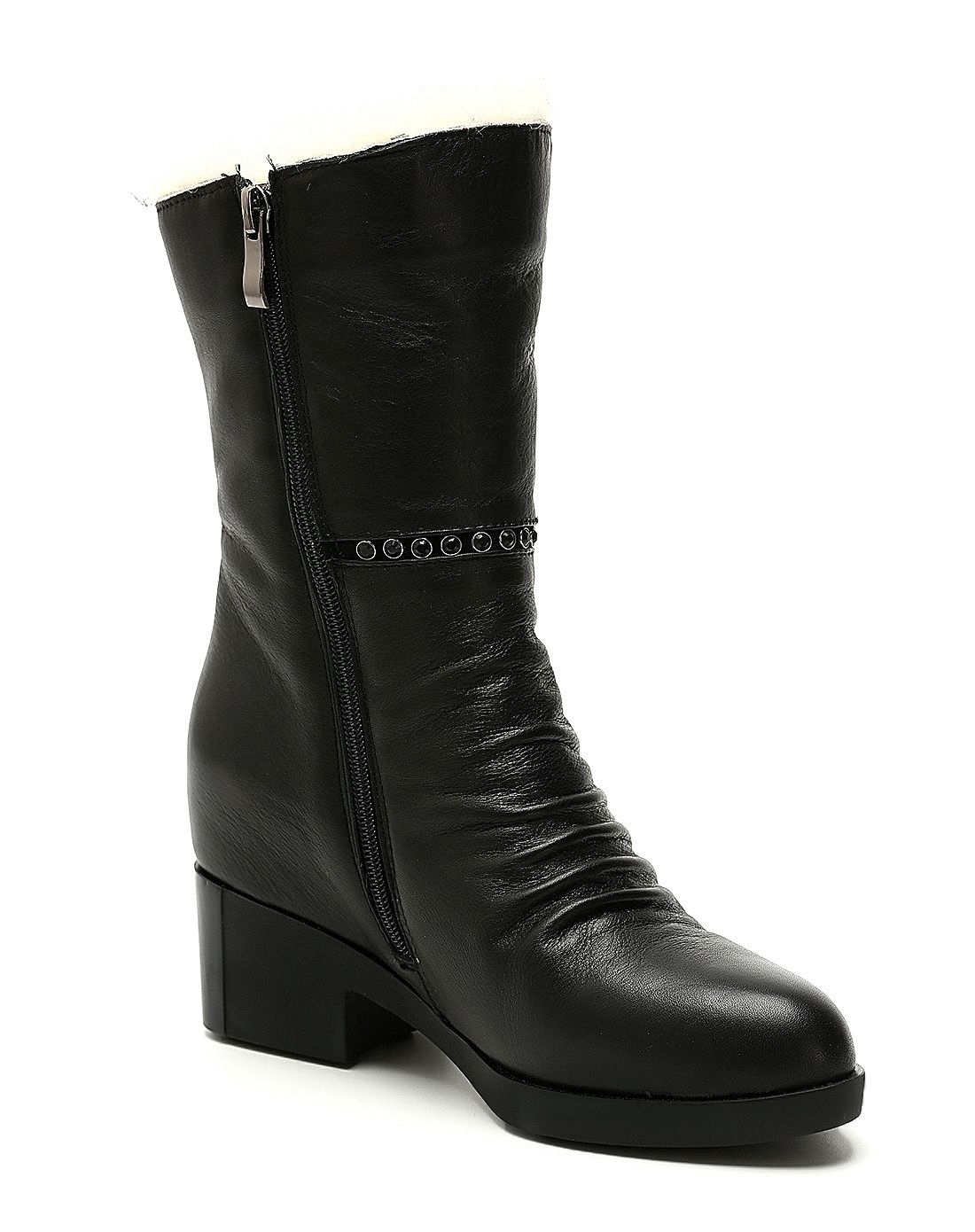 黑色时尚女式靴子