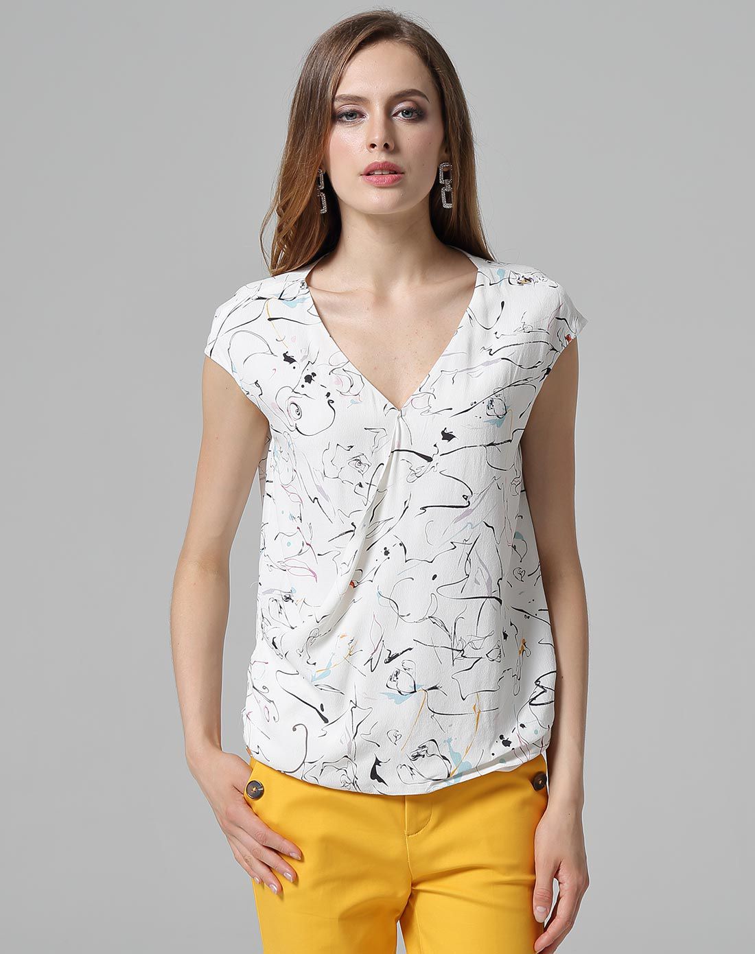 (2016新品)白色雪纺涂鸦v领小盖袖t恤