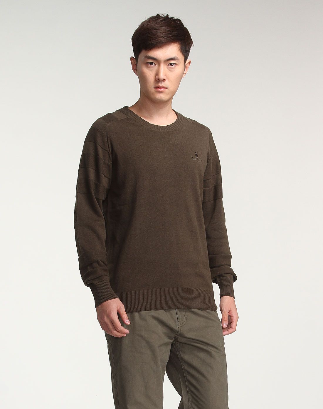 男款深军绿色圆领毛衫保暖有型