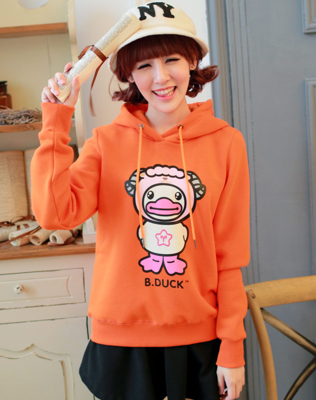 白羊座 女款橙色时尚运动卫衣 舒适百搭