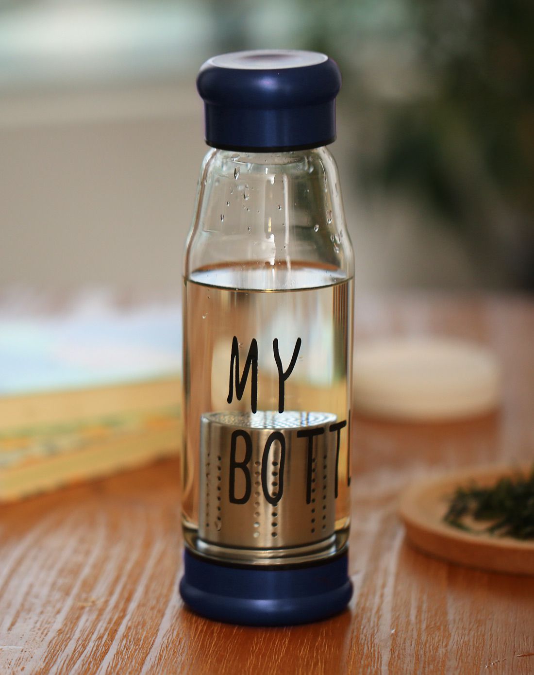 简约创意便携玻璃水杯420ml带茶隔(多色可选)