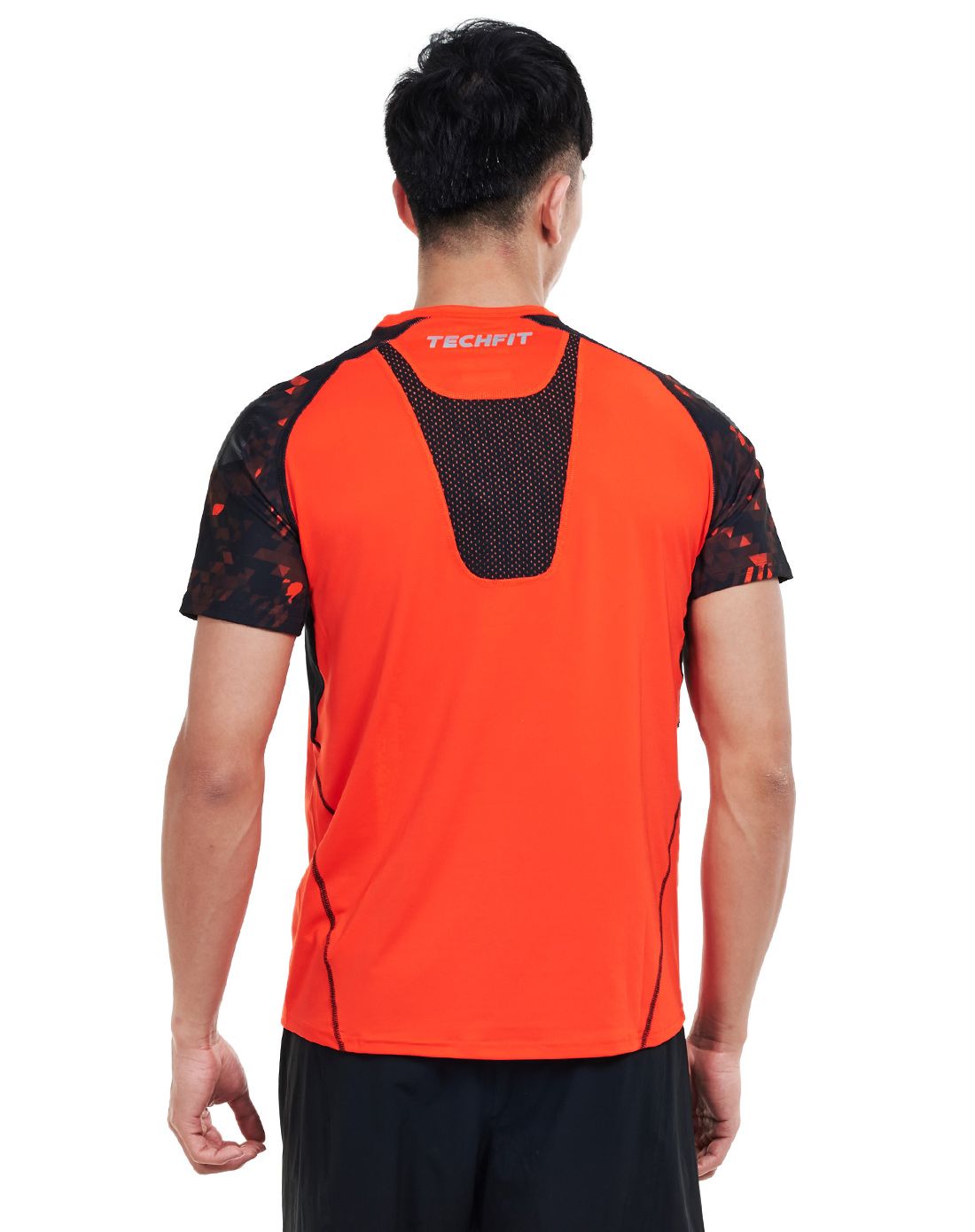 阿迪达斯 通风排汗 男款荧光红短袖t恤 跑步系列