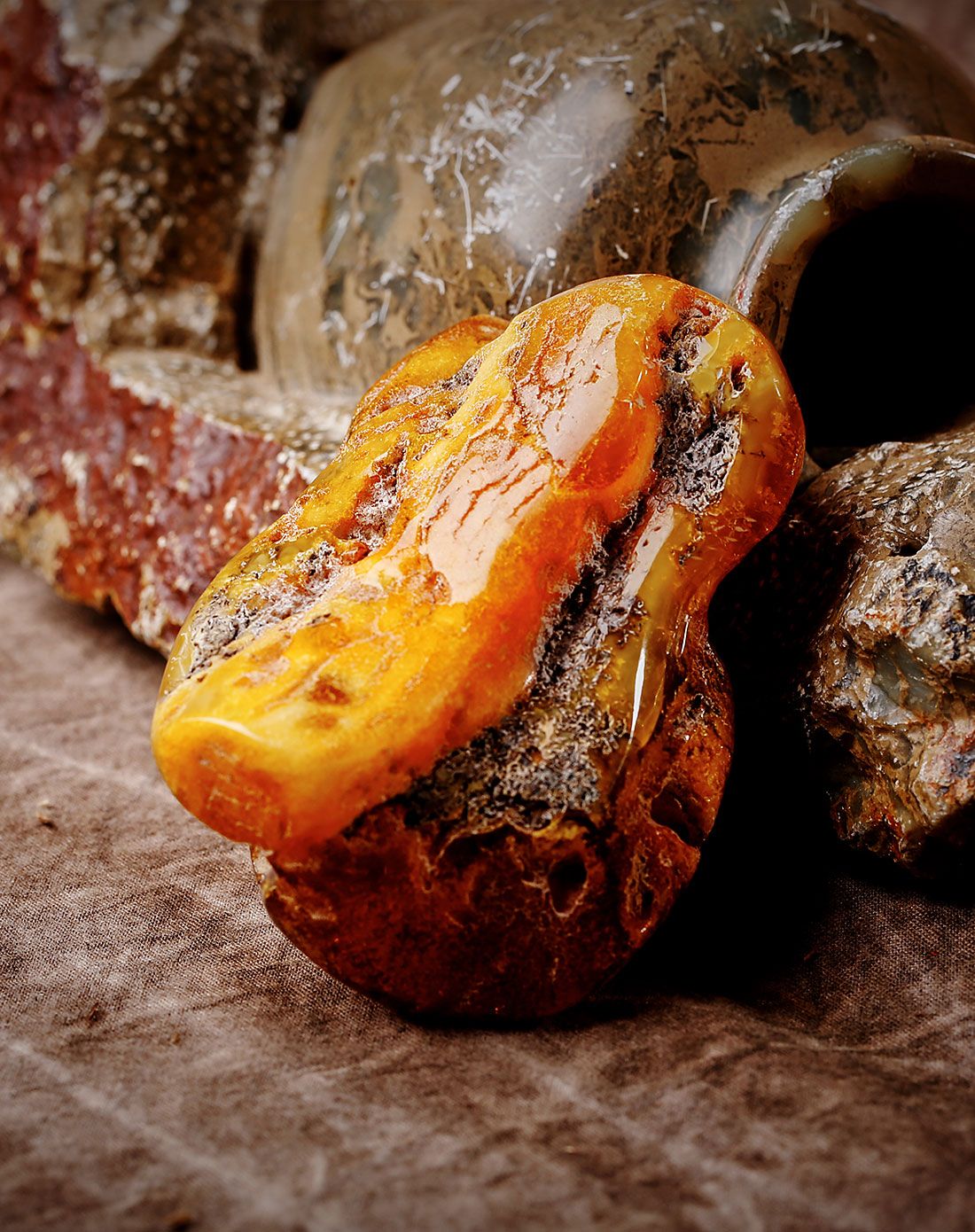 波兰.进口天然琥珀蜜蜡(带原皮)摆件(3)