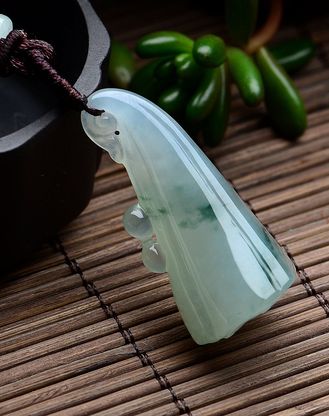 天然a货冰种飘蓝花一品青莲翡翠吊坠