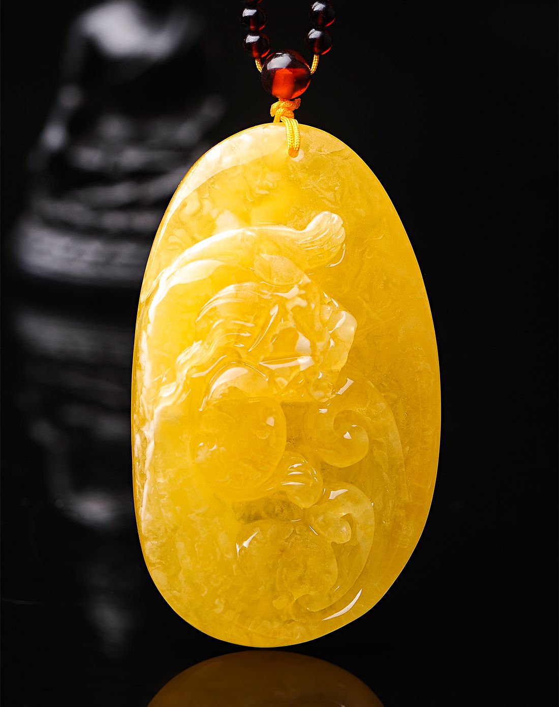 温莎 招财貔貅白花蜜琥珀蜜蜡吊坠净重14.93g