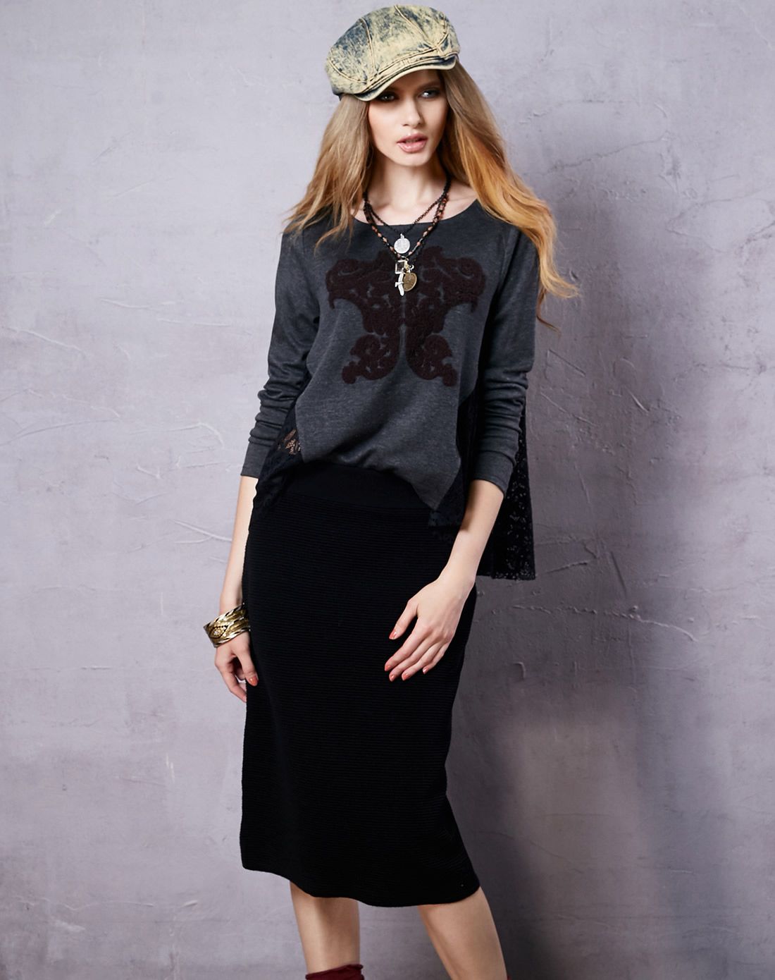 百搭绣蕾丝拼接合体袖长袖t恤