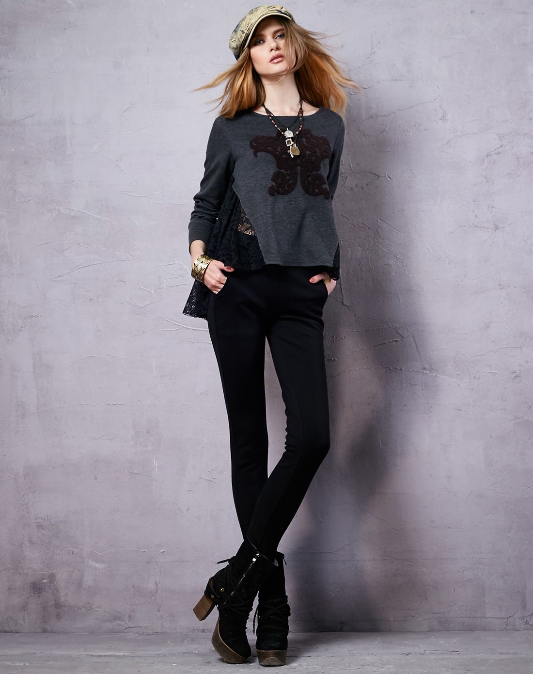 百搭蕾丝拼接合体袖长袖t恤