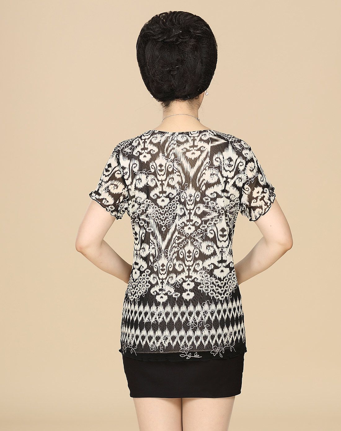 黑色典雅印花多边领短袖针织衫